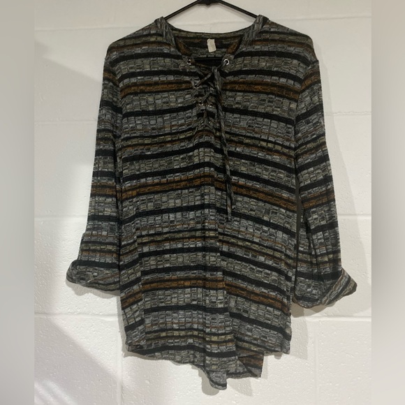 Womens top medium - Picture 1 of 3